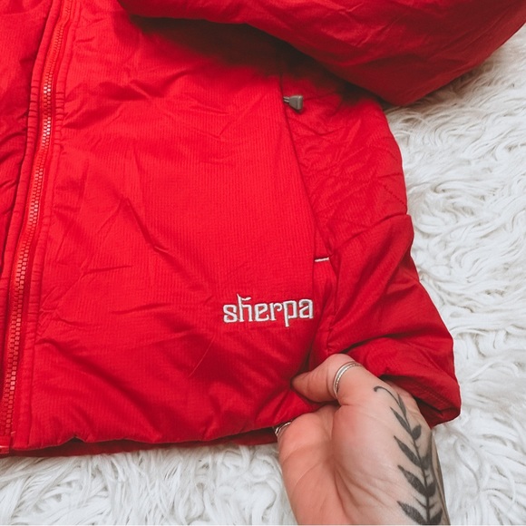 ❌SOLD❌Sherpa adventure gear red down jacket puffer hooded S - Picture 3 of 7